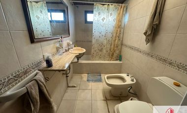 Chalet en venta  sobre dos lotes en Santa Clara del Mar