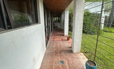 Chalet en venta  sobre dos lotes en Santa Clara del Mar