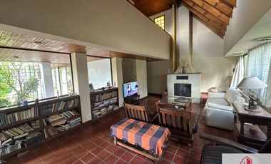 Chalet en venta  sobre dos lotes en Santa Clara del Mar