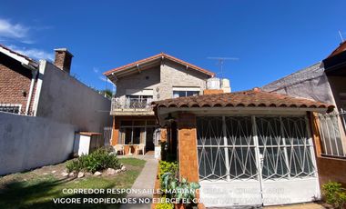 Chalet en venta c/ cochera en Burzaco