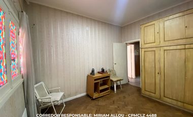 Chalet 3 ambientes 250 m² totales en venta con cochera en Burzaco