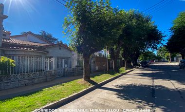 Chalet 3 ambientes 250 m² totales en venta con cochera en Burzaco