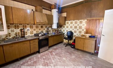 Chalet 3 ambientes 250 m² totales en venta con cochera en Burzaco