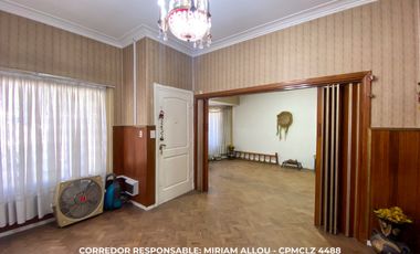 Chalet 3 ambientes 250 m² totales en venta con cochera en Burzaco