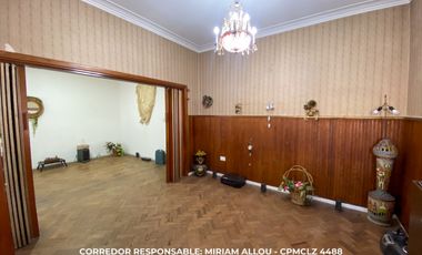 Chalet 3 ambientes 250 m² totales en venta con cochera en Burzaco
