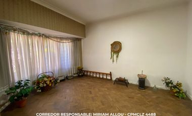 Chalet 3 ambientes 250 m² totales en venta con cochera en Burzaco