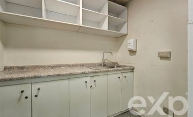 Oficina en Arriendo en Entre el MUT y el Metro El Golf