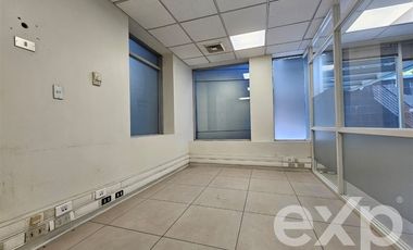 Oficina en Arriendo en Entre el MUT y el Metro El Golf