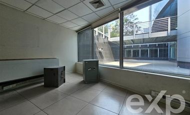 Oficina en Arriendo en Entre el MUT y el Metro El Golf