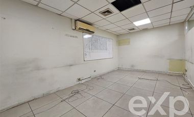 Oficina en Arriendo en Entre el MUT y el Metro El Golf