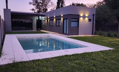 Casa de 3 habitaciones en Fincas de Ibarlucea