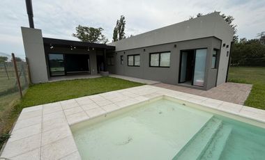 Casa de 3 habitaciones en Fincas de Ibarlucea