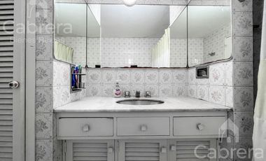 Venta de departamento de 3/4  dormitorios en La Plata