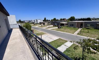 VENTA CASA EN SAN SEBASTIAN AREA 5 - 5 AMBIENTES