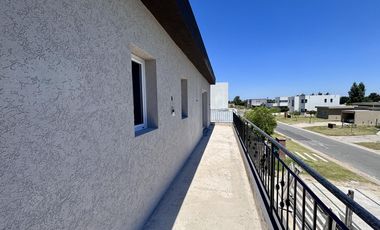 VENTA CASA EN SAN SEBASTIAN AREA 5 - 5 AMBIENTES