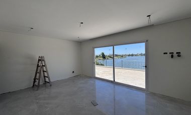 VENTA CASA EN SAN SEBASTIAN AREA 5 - 5 AMBIENTES