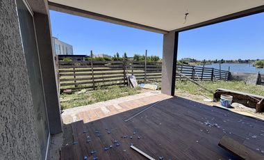 VENTA CASA EN SAN SEBASTIAN AREA 5 - 5 AMBIENTES