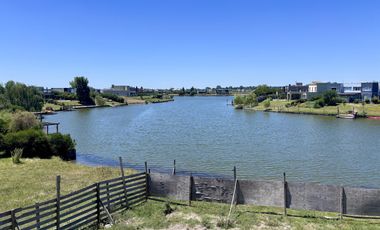 VENTA CASA EN SAN SEBASTIAN AREA 5 - 5 AMBIENTES