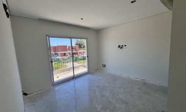 VENTA CASA EN SAN SEBASTIAN AREA 5 - 5 AMBIENTES