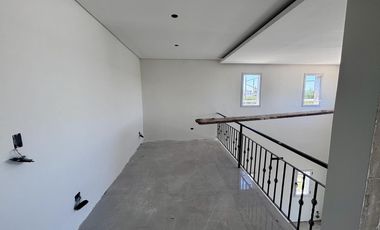 VENTA CASA EN SAN SEBASTIAN AREA 5 - 5 AMBIENTES