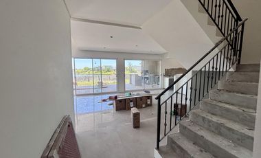 VENTA CASA EN SAN SEBASTIAN AREA 5 - 5 AMBIENTES