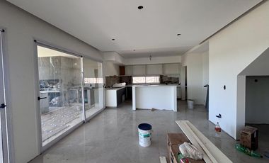 VENTA CASA EN SAN SEBASTIAN AREA 5 - 5 AMBIENTES