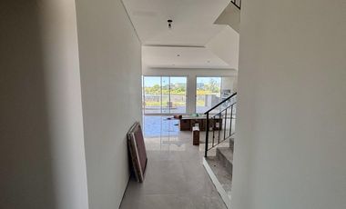 VENTA CASA EN SAN SEBASTIAN AREA 5 - 5 AMBIENTES