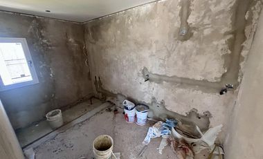 VENTA CASA EN SAN SEBASTIAN AREA 5 - 5 AMBIENTES