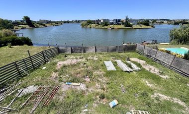 VENTA CASA EN SAN SEBASTIAN AREA 5 - 5 AMBIENTES