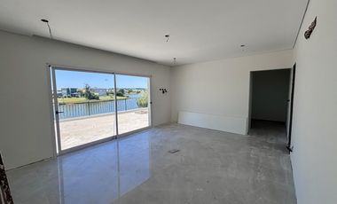 VENTA CASA EN SAN SEBASTIAN AREA 5 - 5 AMBIENTES