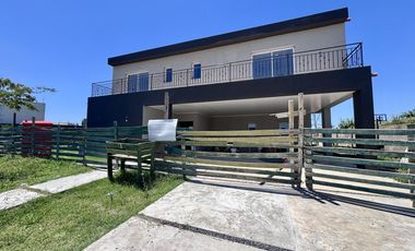 VENTA CASA EN SAN SEBASTIAN AREA 5 - 5 AMBIENTES