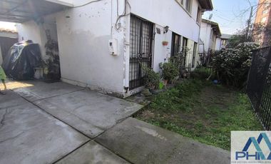 Casa en venta c/ estacionamiento en Vicente Valdés