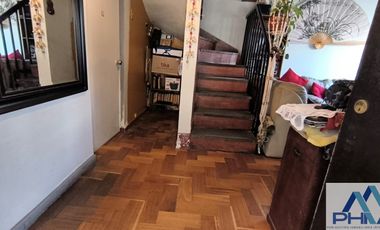 Casa en venta c/ estacionamiento en Vicente Valdés