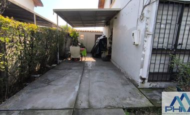 Casa en venta c/ estacionamiento en Vicente Valdés