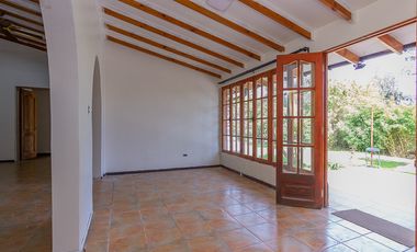 CASA EN ARRIENDO MACHALI 4 DORMITORIOS 2 BAÑOS