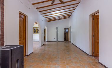 CASA EN ARRIENDO MACHALI 4 DORMITORIOS 2 BAÑOS