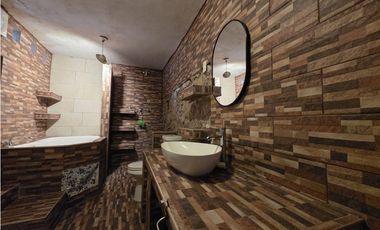 Casa o Local con terreno amplio. Buscas espacio para crecer?