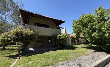 Casa en Arriendo en Los Aledaños Club de Golf Los Lirios, Pc 1