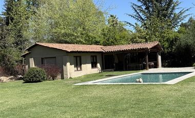 Casa en Arriendo en Los Aledaños Club de Golf Los Lirios, Pc 1