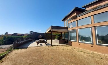 Casa en Arriendo en Condominio Pie de Mauco