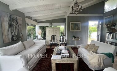 Casa cercana a Parroquia Santo Domingo