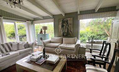 Casa cercana a Parroquia Santo Domingo