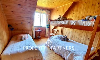 Casa con espectacular vista y 90 mts de orilla de lago Panguipulli