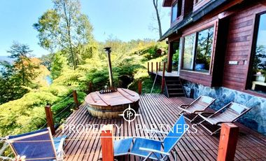 Casa con espectacular vista y 90 mts de orilla de lago Panguipulli