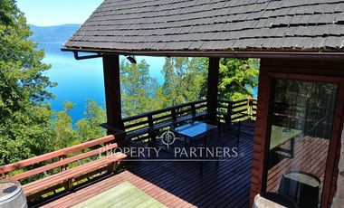 Casa con espectacular vista y 90 mts de orilla de lago Panguipulli
