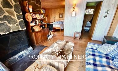 Casa con espectacular vista y 90 mts de orilla de lago Panguipulli