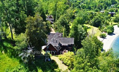 Casa con espectacular vista y 90 mts de orilla de lago Panguipulli