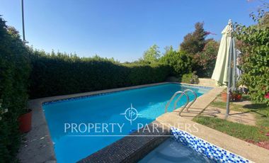 Casa con eficiencia energética en seguro Condominio Alto Macul , La Florida.