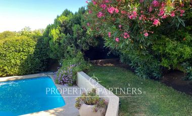 Casa con eficiencia energética en seguro Condominio Alto Macul , La Florida.