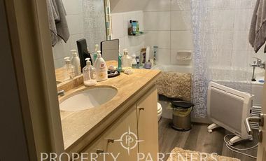 Casa con eficiencia energética en seguro Condominio Alto Macul , La Florida.